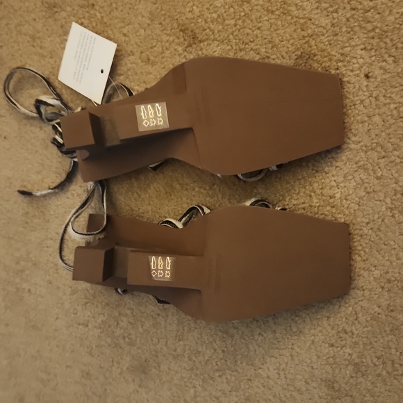 Sandals - Picture 4 of 4